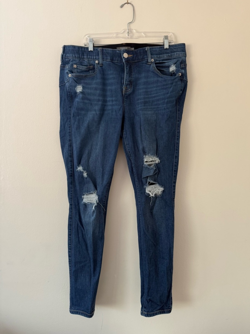 Torrid Bombshell Skinny Jeans 18T Tall Womens Plus Size Distressed BlueJeans EUC